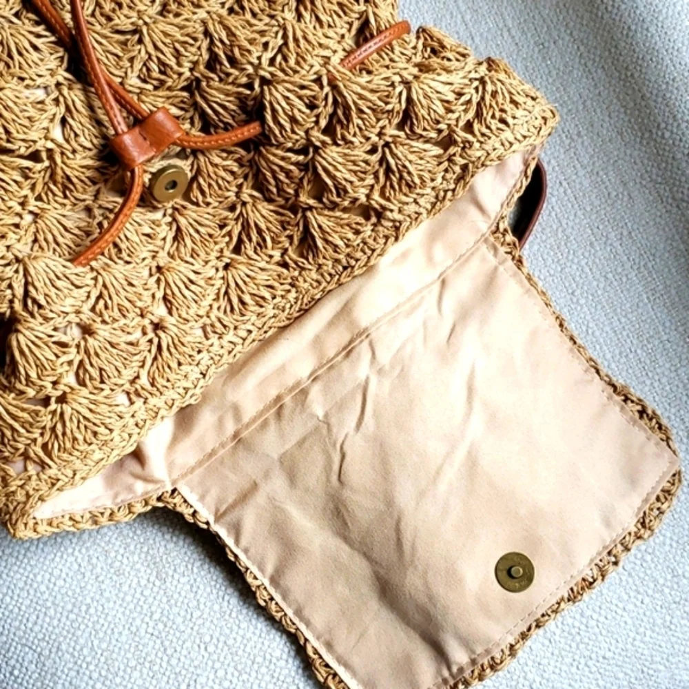 Backpack 100% paper and leather